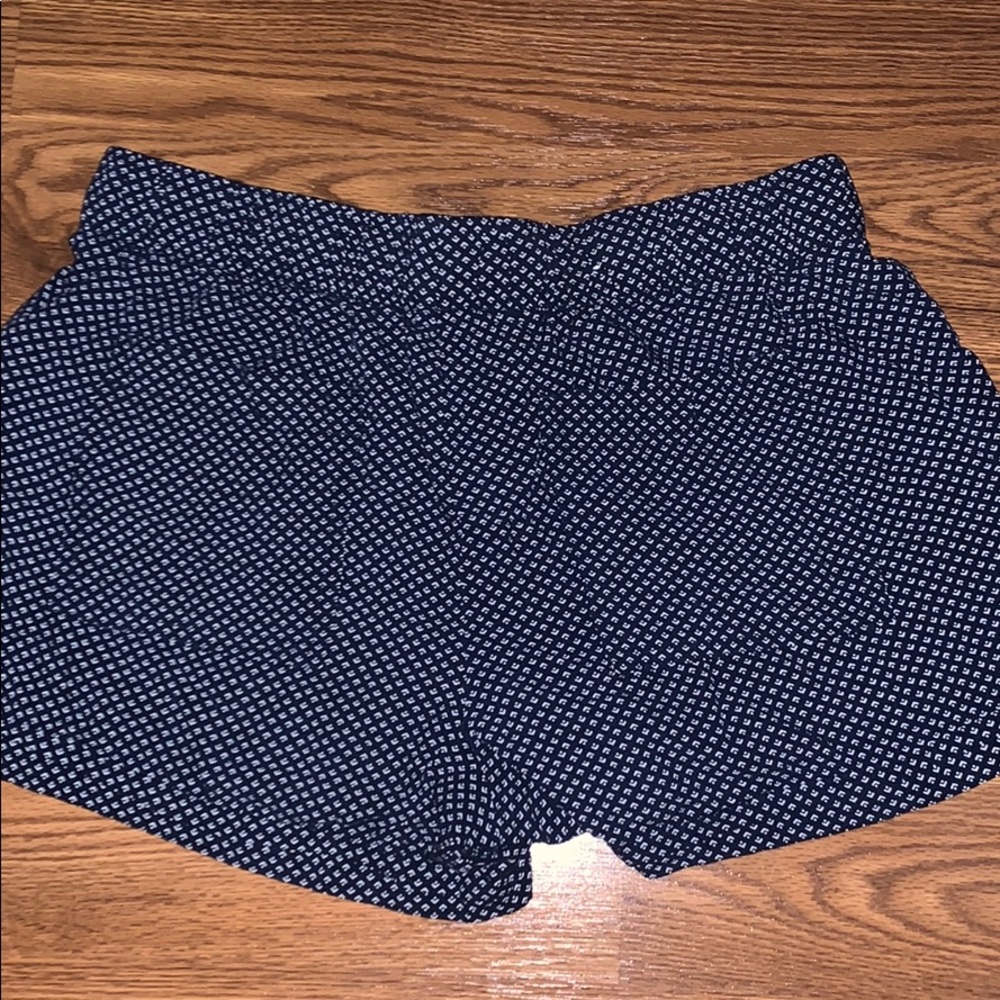 Shorts - Picture 2 of 4